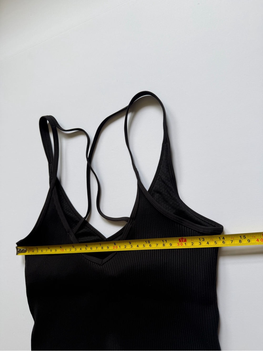 Vuori Rib Cropped Tank Top Size Medium in Black - Style VW189 Crossed Strap Back - Picture 7 of 11